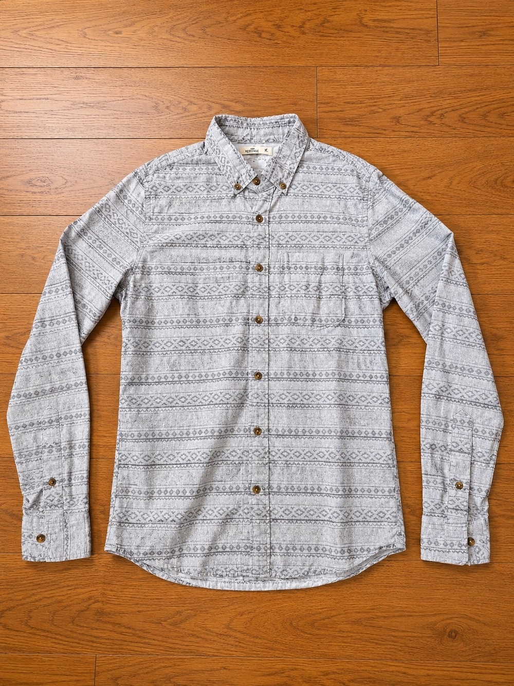 Hollister Mens Medium Button Down Shirt Gray Aztec Tribal Print Long Sleeve